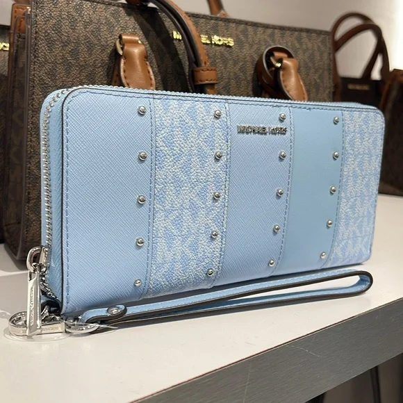 MICHAEL KORS Large Pebbled Leather Continental Wallet Phone Holder Wristlet 
NWT - Picture 2 of 16